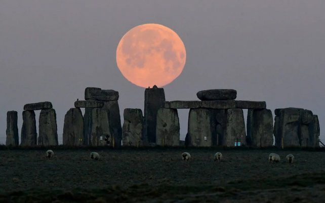 La luna llena, conocida como