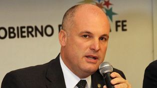 Henn desmintió al ministro Alak