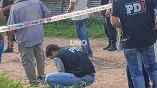 Emboscada criminal en Bº General López: lo acribillaron a balazos por la espalda en la calle y a plena luz del día