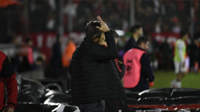 Frank Kudelka prepara el equipo de cara a la presentación frente a Independiente y se quedó sin algunos jugadores por molestias.