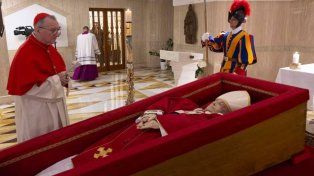 A las 10 de la mañana, primer día del Novendiali, se celebrará la Misa exequial del papa Francisco en el atrio de la Basílica de San Pedro.