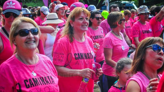 El Parque Urquiza se cubrió de rosa para concientizar sobre el cáncer de mama