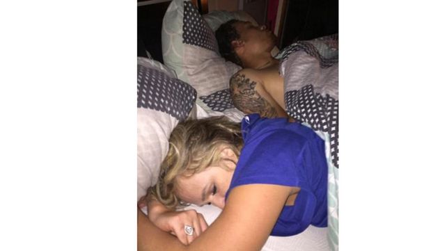 Un hombre sorprendió a su novia con otro en la cama y la escrachó en las redes sociales
