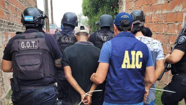 Parte de los detenidos en el operativo en Vía Honda.&nbsp;
