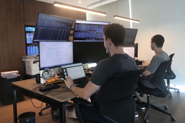 La innovación en tecnología es constante dentro de la firma.
