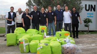 En el vuelo de regreso saquearon las valijas de una misión humanitaria en Haití