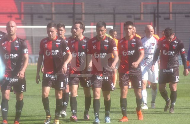 Colón recibió un duro golpe de Patronato en su debut en la Superliga