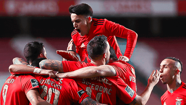 Cervi se trepa al festejo del Benfica que venció al Famalicao donde no jugó Joaquín Pereyra.&nbsp;