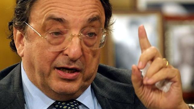 Gesto. De Michelis creció a la sombra de Bettino Craxi y con él cayó.&nbsp;