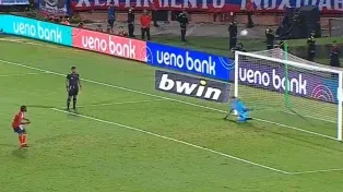 Con la presión de no poder fallar, Jherson Mosquera pateó su penal por encima del travesaño en Copa Sudamericana.