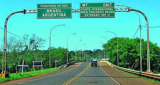 Gran cantidad de turistas argentinos aprovechan esta temporada de verano para recorrer las playas de Brasil.
