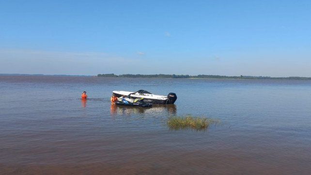 Prefectura asistió a navegantes accidentados en Federación