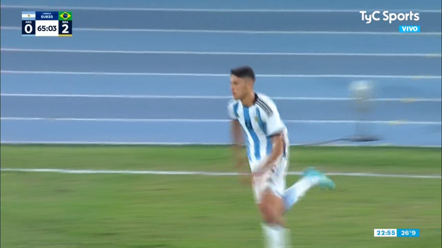 Alejo Veliz ingresó para jugar los últimos 25 minutos.