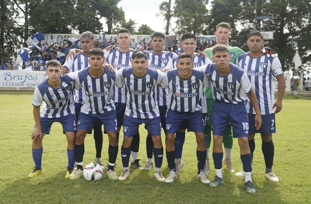 Los once de Sportivo Alvarez.