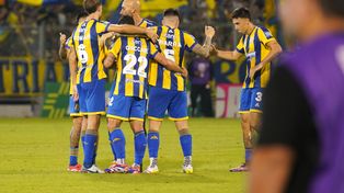 photoLos jugadores de Central tuvieron su festejo después del partido ante el Rojo.