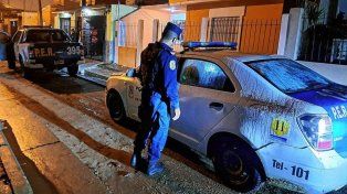 La policía realizó un allanamiento para dar con los celulares que realizaron la transferencia.