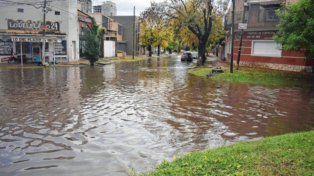 Lo que dejó el último temporal en Santa Fe: las limitaciones de los desagües pluviales, el problema de la basura y lo que no se puede evitar Lo que dejó el último temporal en Santa Fe: las limitaciones de los desagües pluviales, el problema de la basura y lo que no se puede evitar