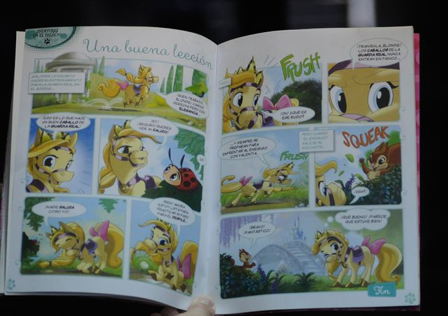 Este domingo opcional, pedí la revista Palace Pets de Disney