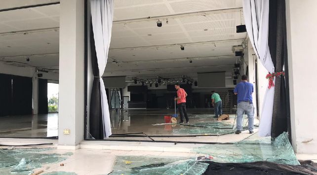 Los detrozos en la zona del puerto