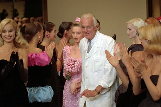 hubert de givenchy. Francia pierde a un maestro de la elegancia