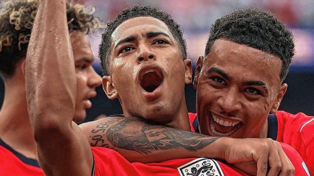 Inglaterra le ganó 2-0 a Panamá en el último partido de la fase de grupos