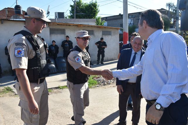 El ministro de Seguridad Pablo Cococcioni supervisó el procedimiento