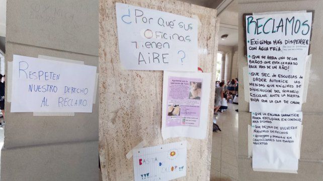 Sentada en Escuela Normal: se firmó un acta acuerdo