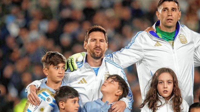 Emocionante: así sonó el Himno Nacional argentino con un Messi conmovido