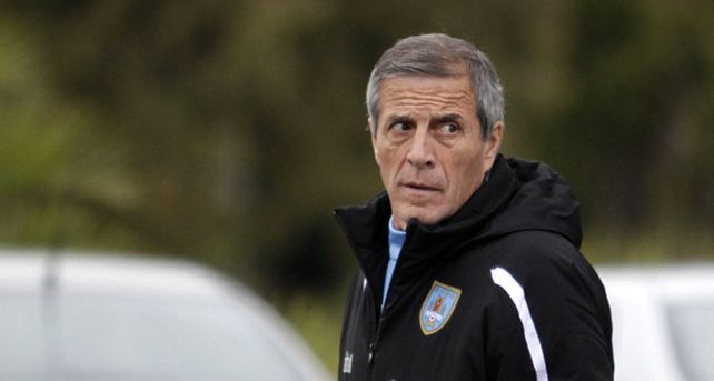 Custodian la casa del t&eacute;cnico de la selecci&oacute;n uruguaya tras el ataque contra su esposa