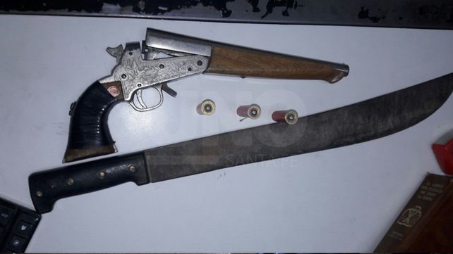 En un operativo de tránsito secuestraron un pistolón y un machete