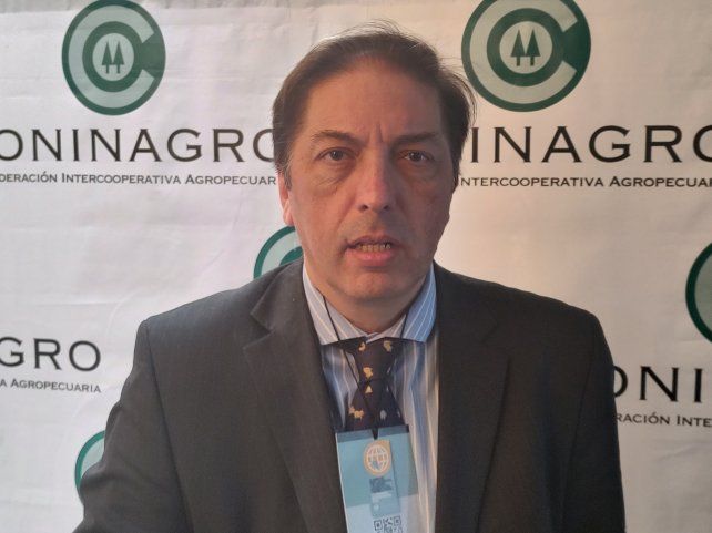 El economista Gustavo Lazzari disertó durante el congreso de Coninagro.