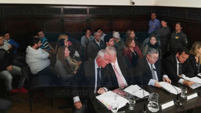 Condenas efectivas. El tribunal impuso penas de entre seis y ocho meses hasta cuatro años de cárcel.