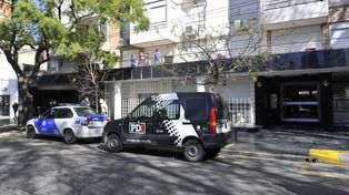 Afrenta. Esta vez uno de los balazos perforó el vidrio separador de los departamentos del primer piso del edificio donde vive Martínez, secretario de NOB.