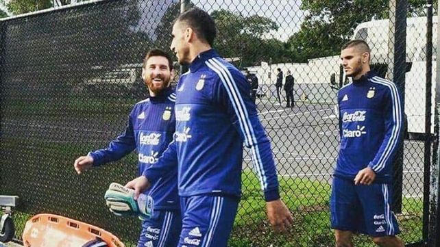 Icardi se unió a la Selección en medio de todas las miradas