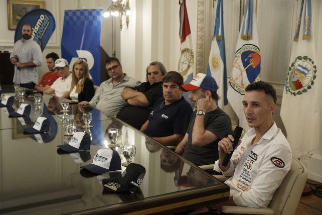Calientan motores. La conferencia de prensa del TN se realizó en el salón Carrasco de la Municipalidad de Rosario.