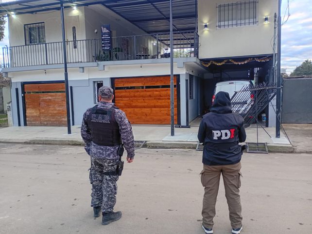 La banda de los inhibidores: usaban handies para saquear autos de alta gama en Santa Fe y cayeron en Córdoba