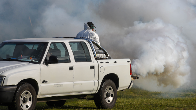 Durante el último brote de dengue hubo varios operativos de fumigación de mosquitos en la ciudad.