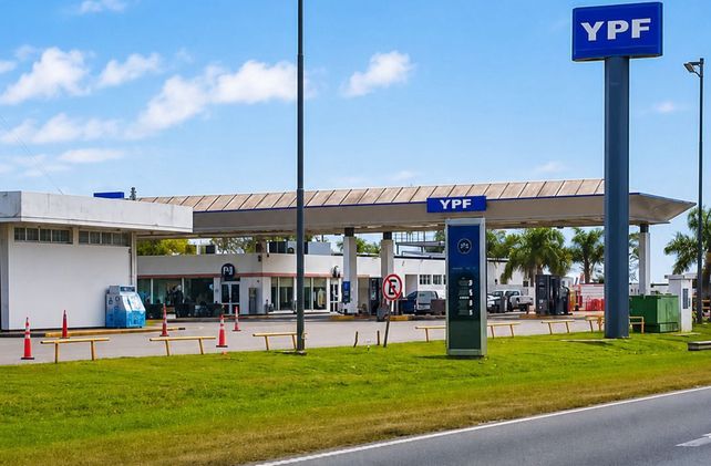 La estación de YPF ubicada en la autopista a Santa Fe