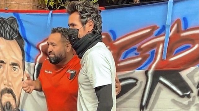 Domínguez saludó a los hinchas de Colón en la previa