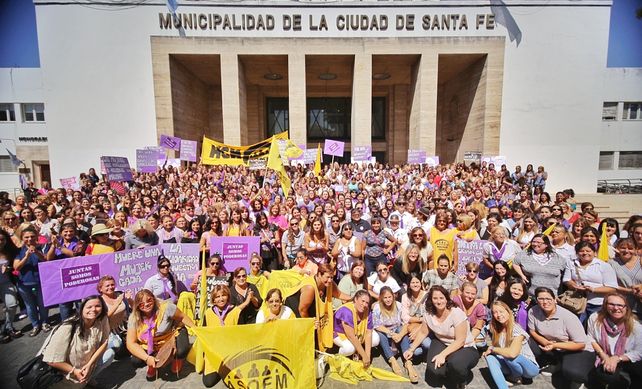Las trabajadoras municipales se sumaron al 8M.