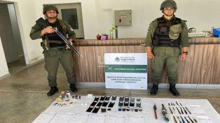 Gendarmería llevó adelante allanamientos en el penal de Las Flores tras el hallazgo de droga enterrado en un patio