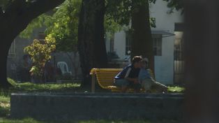 Luego del abrazo al centro de salud de barrio San José se tirorearon en la plaza