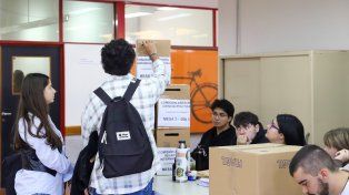 Elecciones estudiantiles en la UNR: el peronismo dio la única sorpresa en las urnas