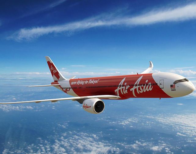 El avión despegó a las 5:34 hora local de Surabaya.