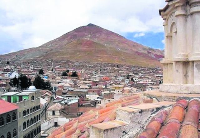 Potosí. La ciudad está al pie del cerro Rico