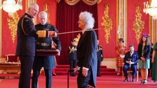 Brian May fue nombrado Caballero del Imperio Británico por el rey Carlos III