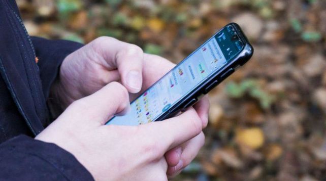 Alertan por extraños mensajes de  WhatsApp que bloquean la aplicación