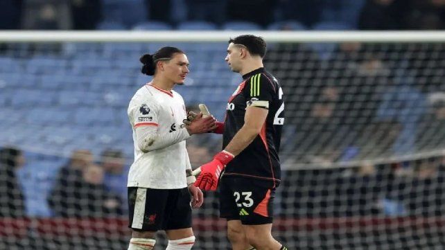 Liverpool y Aston Villa igualaron 2-2 en un verdadero partidazo.