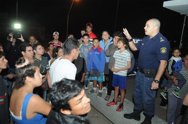 Diálogo. El jefe de la agrupación Cuerpos