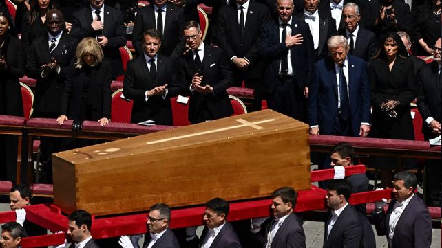 Las imágenes más emotivas del funeral del papa Francisco en la Plaza de San Pedro